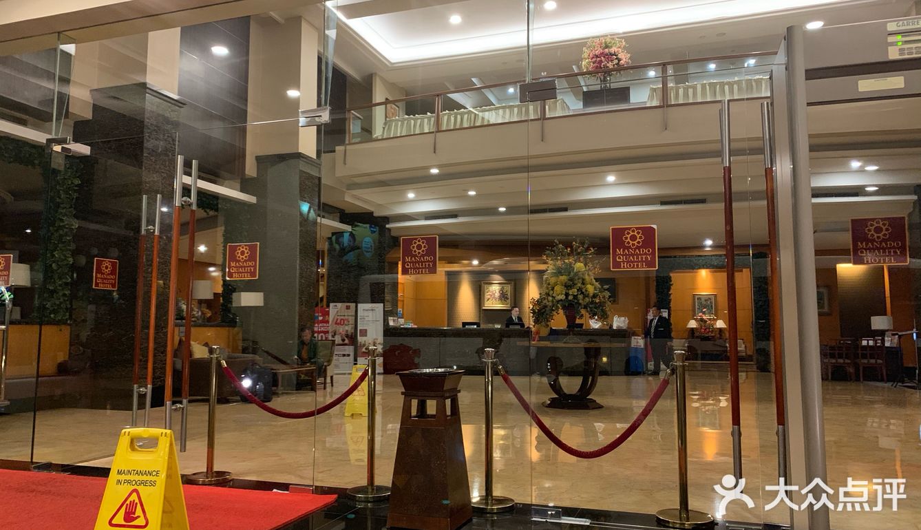 Hotel，环境不错，装修很好，房间干净，窗外景色不错