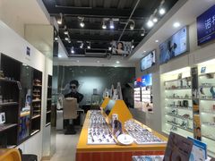 -诺柯视眼镜-蔡司依视路官方工厂店(淞南一店)