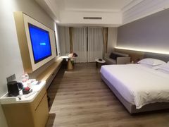 -江门新会碧桂园凤悦凤凰酒店(万达广场店)