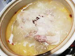 酸萝卜老鸭锅-gleeglee乐溢亦茶(合生汇店)