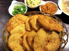 -蓝田九大碗民俗食府(蓝田店)