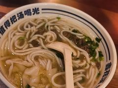 -鑫花溪牛肉米粉(东环大润发店)