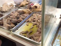 -王浩儿纪六孃甜皮鸭(乐山总店)