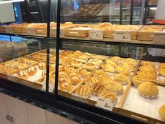 面包甜点陈列柜-皇后饼店(财富广场店)