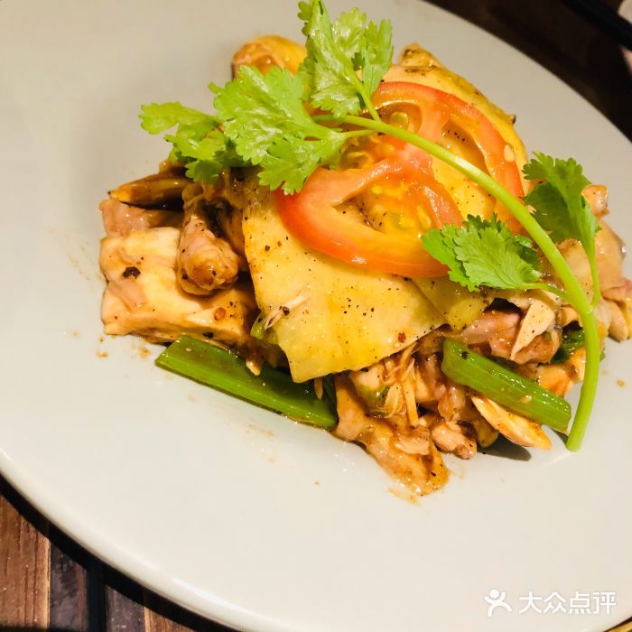 大头虾越式风味餐厅(光明广场店)越式麻油捞鸡图片