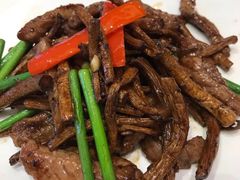 杭椒炒牛柳-万龙洲海鲜(大兴绿地缤纷城店)