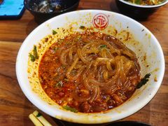 万记特色酸辣粉-万记麻辣烫国展总店
