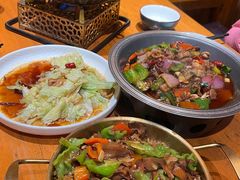 -老滇山寨•云南特色菜•地方菜•民族风情歌舞表演(金碧店)