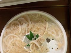 -洪氏嗨捞·广东猪肚鸡·椰子鸡火锅(西咸万象城店)