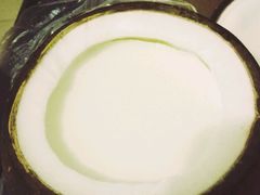 -志龙皇冠吃货椰子铺