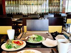 半自助餐-大中华希尔顿酒店-念自助餐·嗨啤·小龙虾