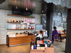 零售区-星巴克臻选(广州高德置地秋广场店)