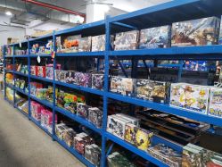 -逝水玩具折扣店