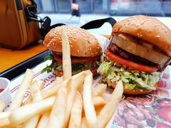 -The Habit Burger Grill 哈比特汉堡(复兴soho店)