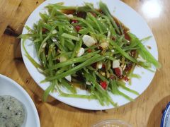 -宏兴烤鱼山庄(宣恩总店)