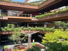 -瑞虹新天地月亮湾