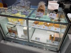 面包甜点陈列柜-喜茶(北京华贸购物中心店)