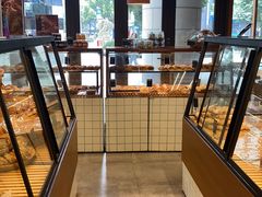 面包甜点陈列柜-Dough&Joe团憩(瑞虹天地月亮湾店)