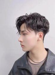 -朗峰专业美发沙龙