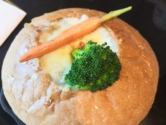 蘑菇烩芝士鸡肉面包碗-新贝乐意大利餐厅(苏州中心店)