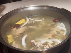 -喃喃椰·糟粕醋·椰子鸡火锅(七堡花园店)