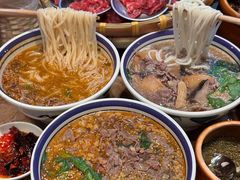 -云阿蛮云南生烫牛肉米线(奉贤路店)