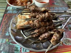 -烤肉小伙烤肉店