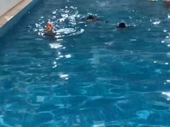 -领晟体育蓝天花园室内游泳馆
