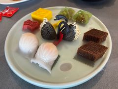 黑天鹅榴莲酥-名佳荟