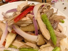 巧拌老虎菜-清真·玛丽亚新疆菜主题餐厅(浙江中路店)