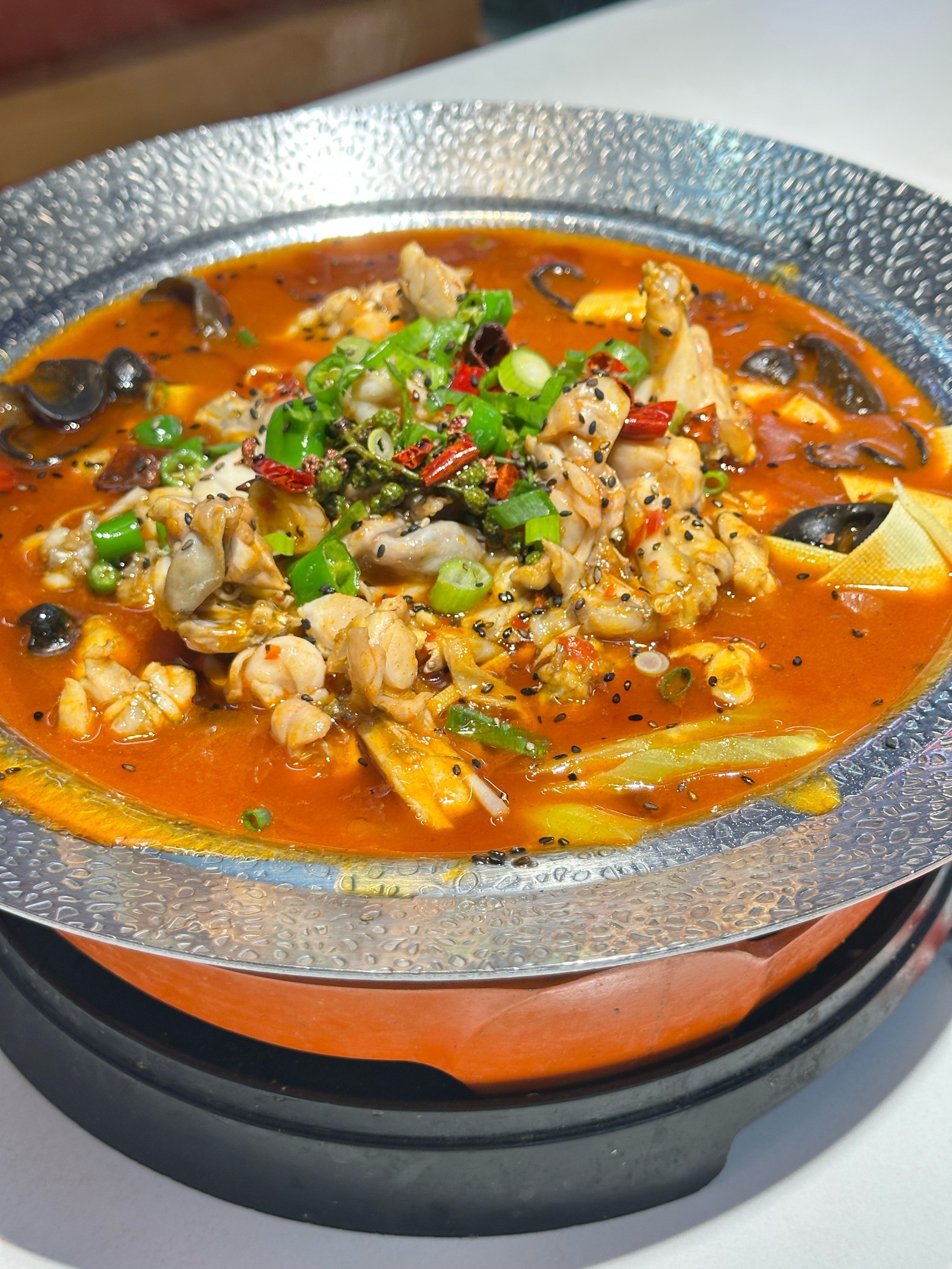 嫩到爆汁的牛蛙,水煮鱼滑到心尖上