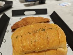 -HOT CRUSH趁热集合·现烤面包(上海环球港店)