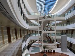 -上海滴水湖皇冠假日酒店