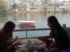 -Lake Shore Hotel & Restaurant