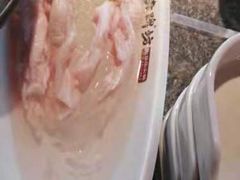 -老牌坊云南鱼豆花火锅(哈西万达店)