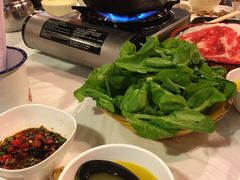 -鲜入围煮花胶鸡海鲜火锅