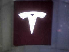 -TESLA 特斯拉(广州天环广场体验店)