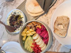 -ROAST coffee & eatery