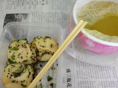 -小杨生煎(金山百联购物中心3楼店)