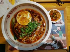 -呷佬·长沙手工米粉(金沙江路店)