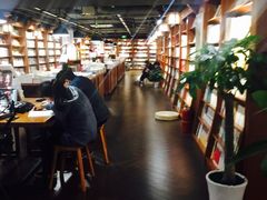 -新华书店(印象城店)