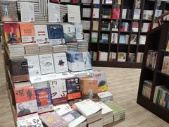 -钟书阁(群光广场店)