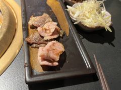 -铭牛烧肉·和牛海鲜自助(高新月牙湖店)