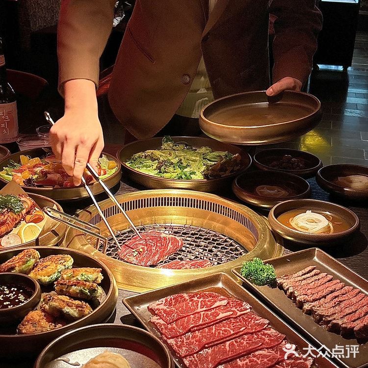 来陆家嘴真的要吃一顿…