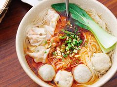 馄饨竹升面-全渔村小海鲜