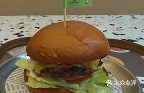 Black Gold Angus Beef Cheese Burger