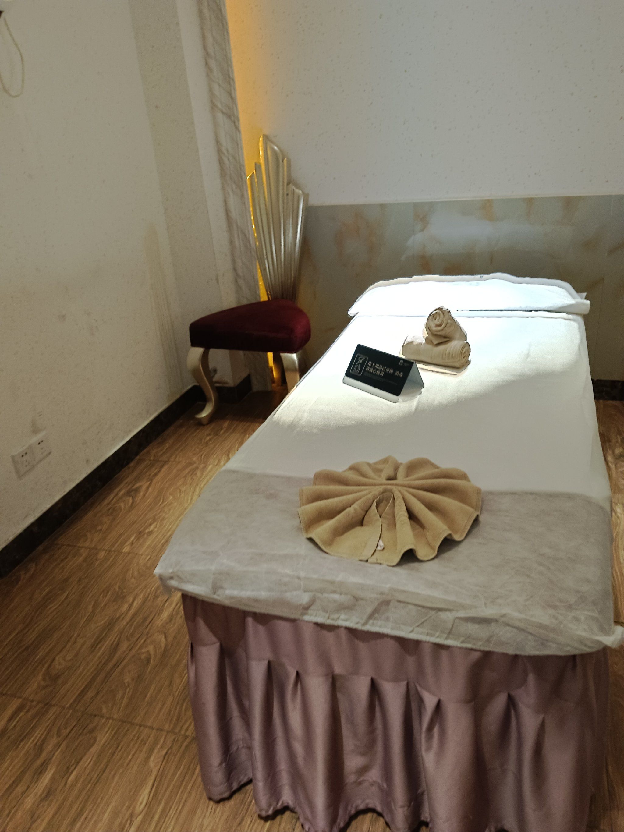 力推👍👍江南西俏丽人美容美甲店💅首先店里环境温馨