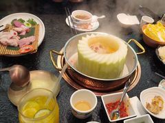 -得意咚瓜·顺德鱼生·冬瓜火锅(深圳首店)