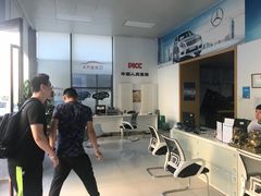 -友谊汽车维修保养·钣金喷漆事故定损·洗车贴膜