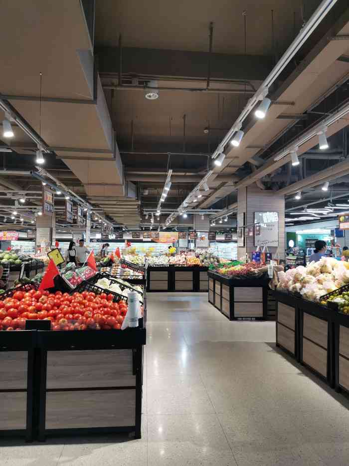 沃美超市(青春颂店)-"停车场在三十分钟以内是免费的,最近都没有.